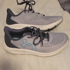 Under Armour Gray and Dark Gray Athletic Shoes Size 8 Fits More Like A 7.5